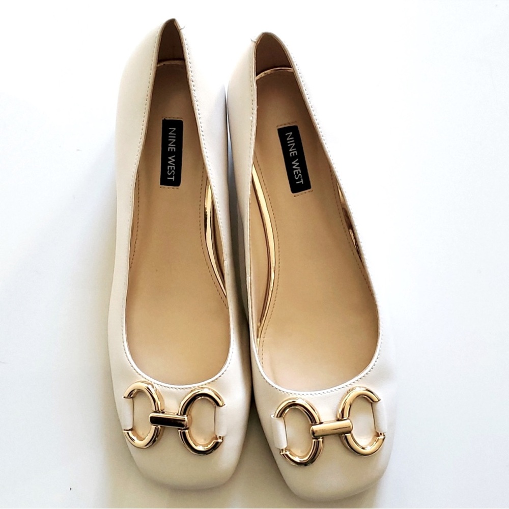 EUC Nine West WORKS Metal Accent Ballerinas Size 8.5